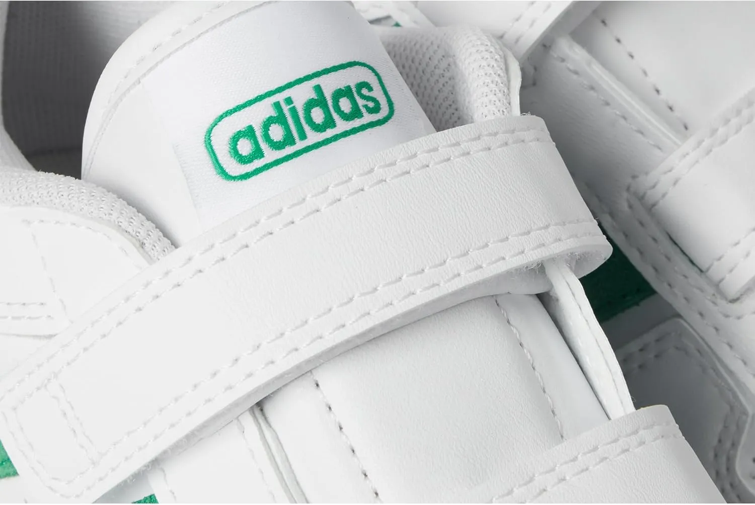 adidas Unisex-Child Break Start Elastic Lace Basketball Shoes (Little Kid) Sneaker