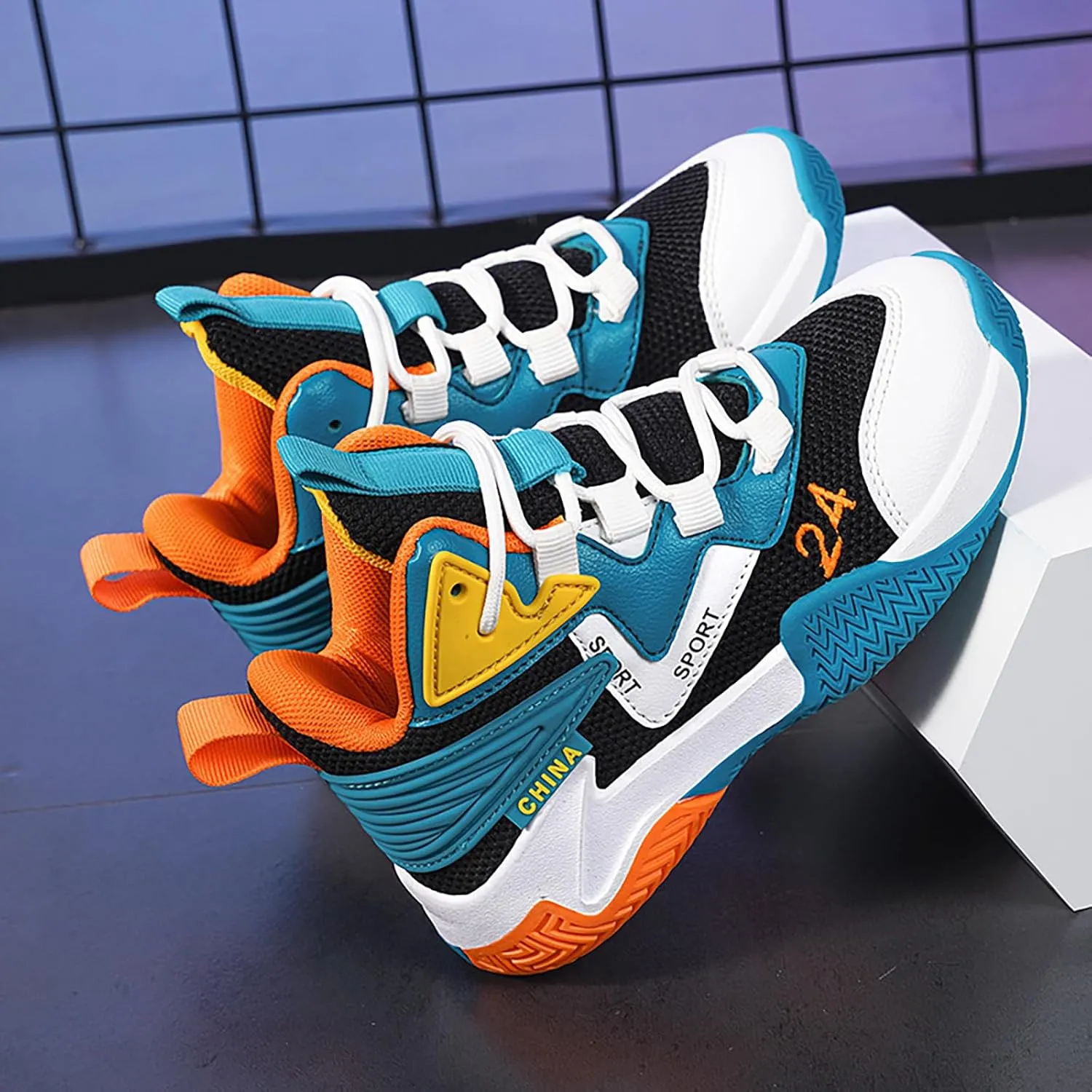 Boys Basketball Shoes Kids Basketball Sneakers Breathable Tennis Shoes for Boys Girls