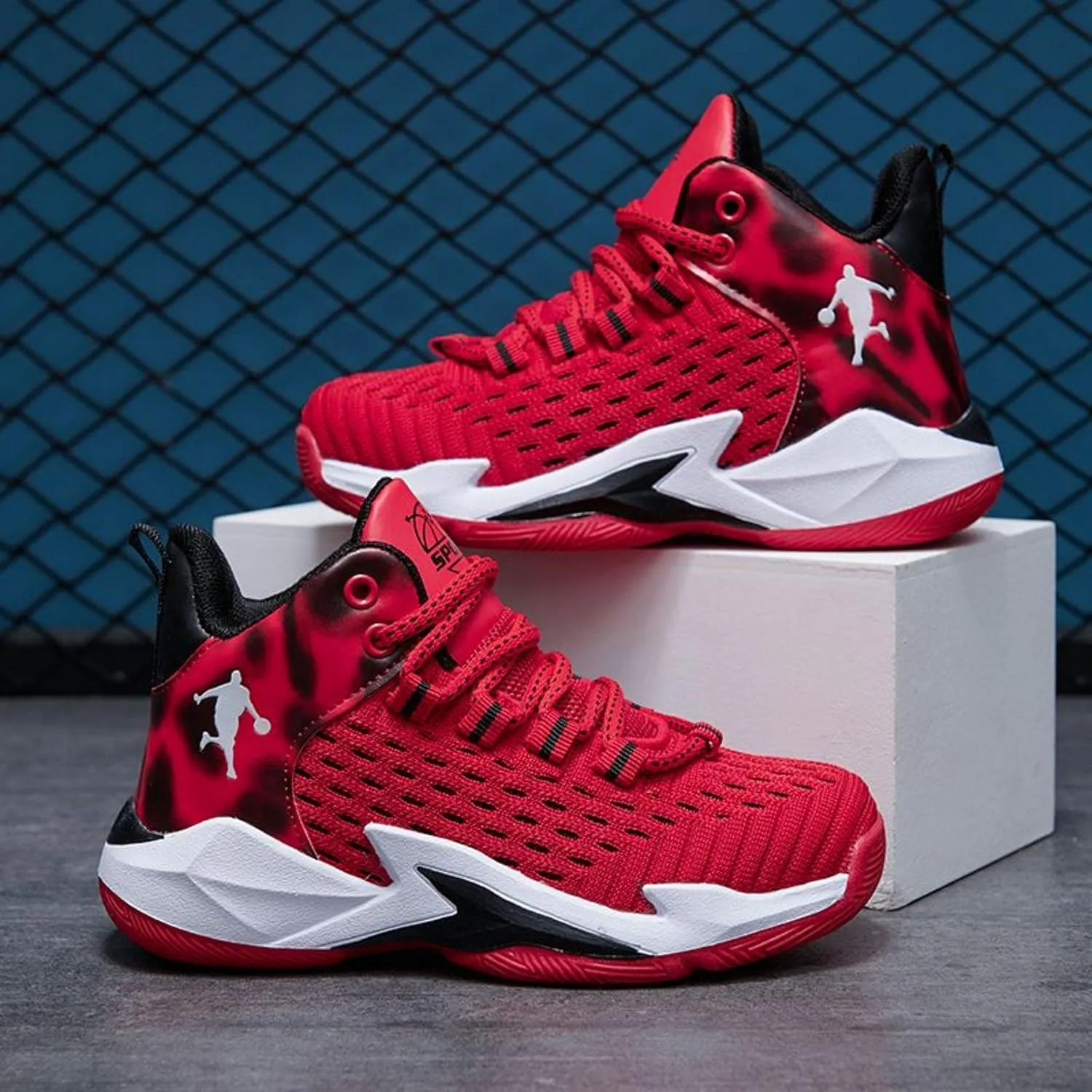 New Breathable net Basketball Shoes